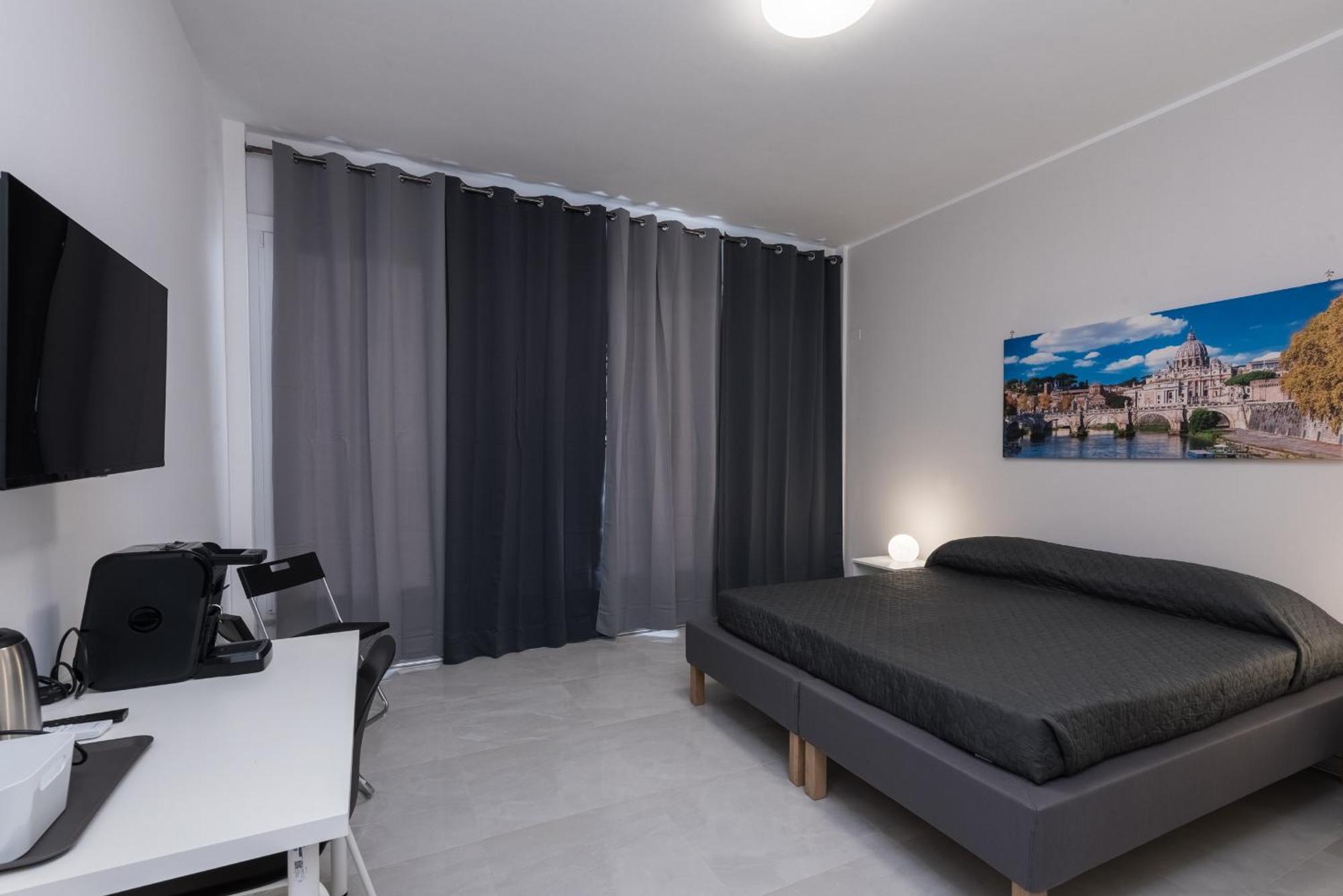 Travelershome Ciampino Airport Guesthouse 600M To Airport Eksteriør billede