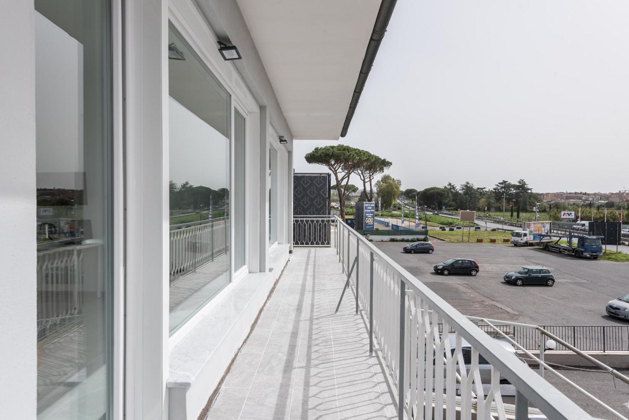 Travelershome Ciampino Airport Guesthouse 600M To Airport Eksteriør billede