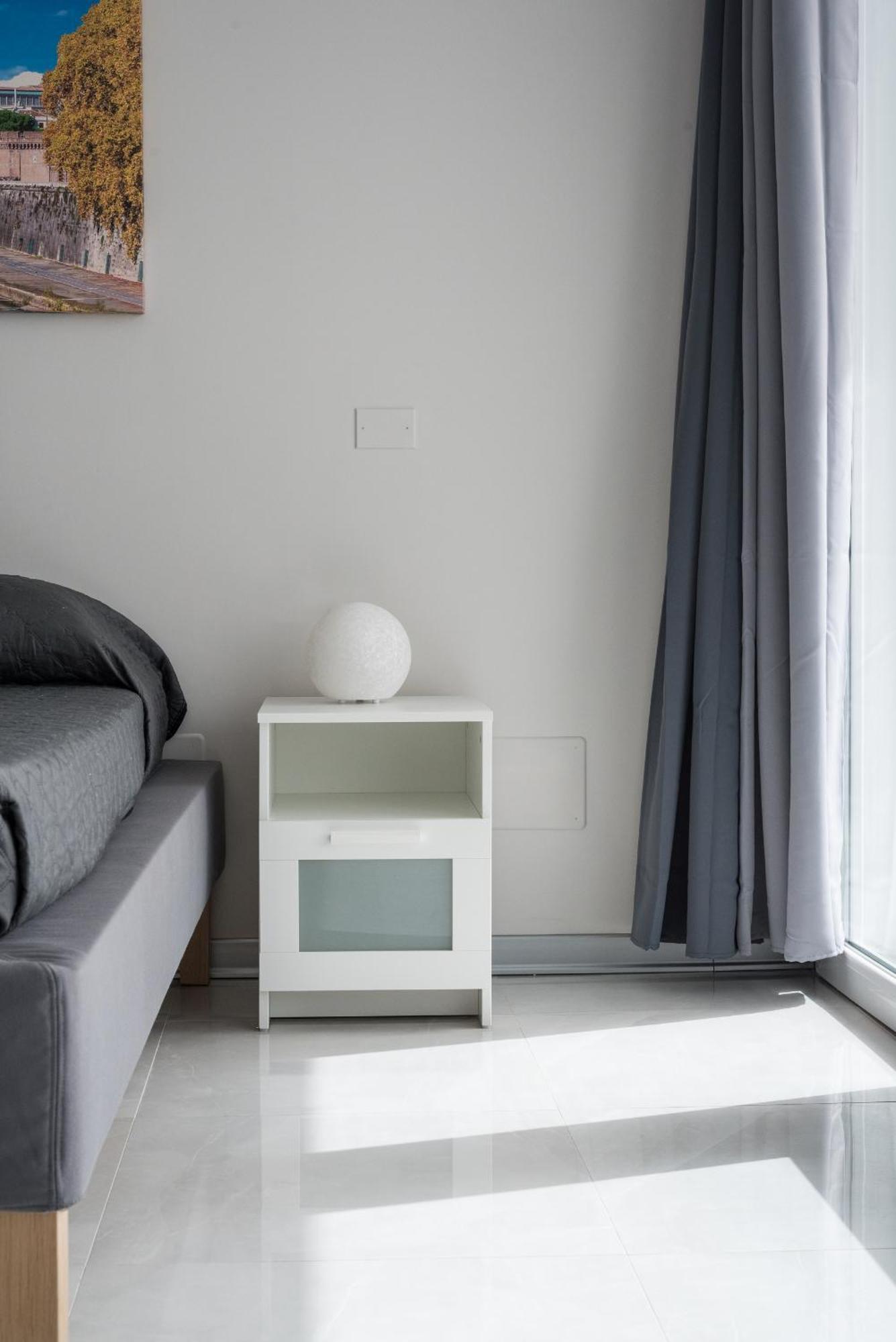 Travelershome Ciampino Airport Guesthouse 600M To Airport Eksteriør billede