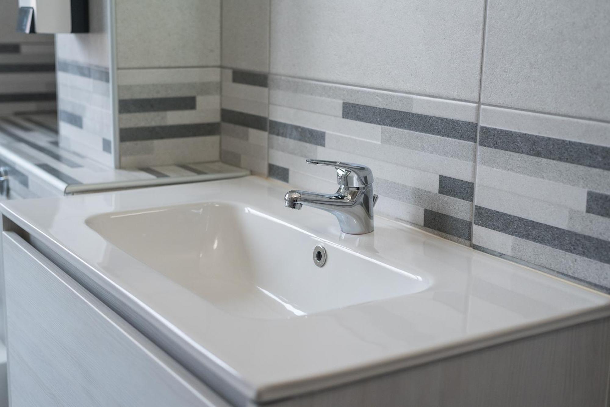 Travelershome Ciampino Airport Guesthouse 600M To Airport Eksteriør billede