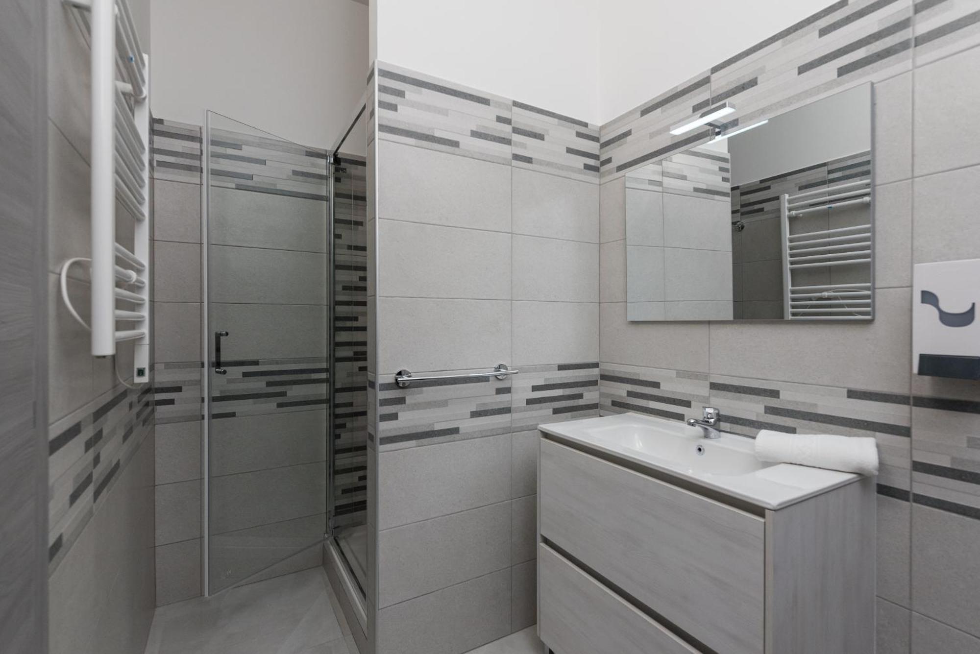 Travelershome Ciampino Airport Guesthouse 600M To Airport Eksteriør billede