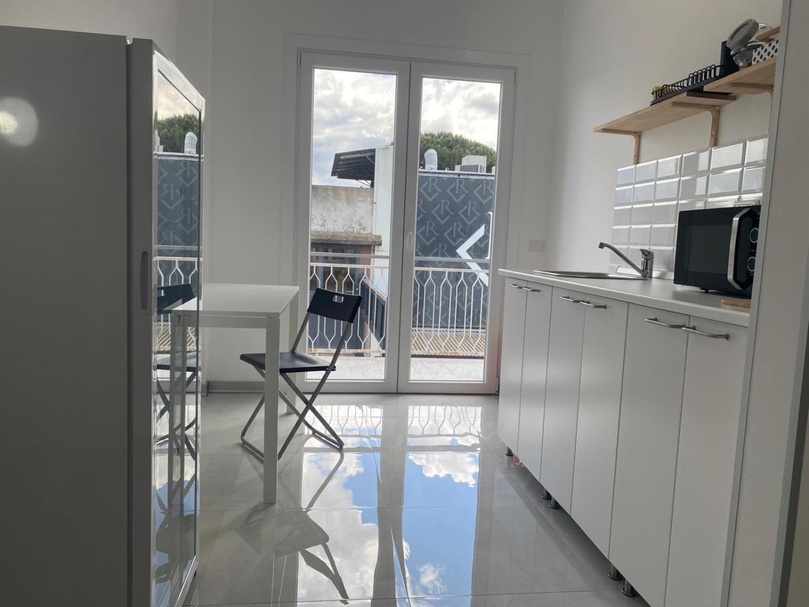 Travelershome Ciampino Airport Guesthouse 600M To Airport Eksteriør billede